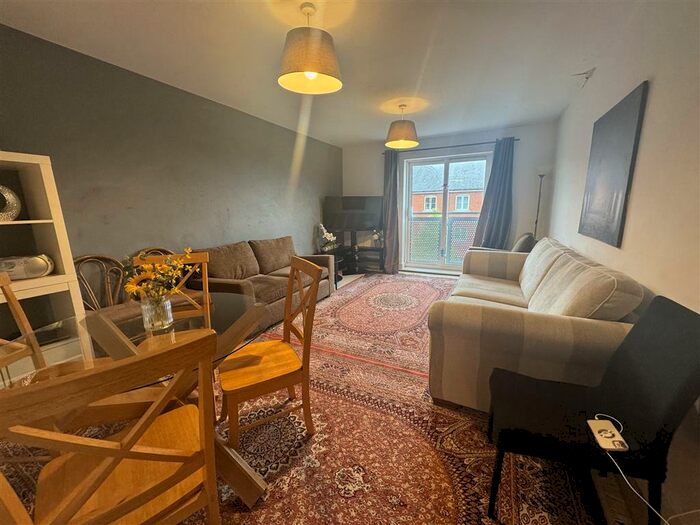 2 Bedroom Flat To Rent In Coxhill Way, Aylesbury, HP21