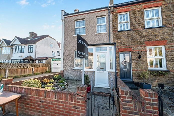 2 Bedroom End Of Terrace House For Sale In Green Lane, London, SE9