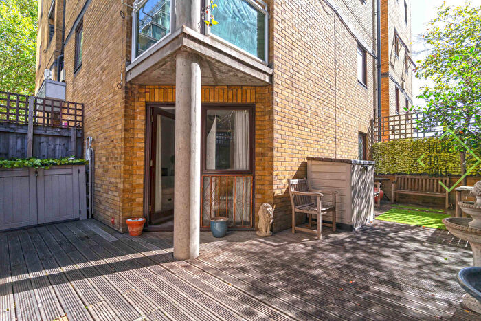 1 Bedroom Flat For Sale In Royal Mint Street, London, Greater London, E1