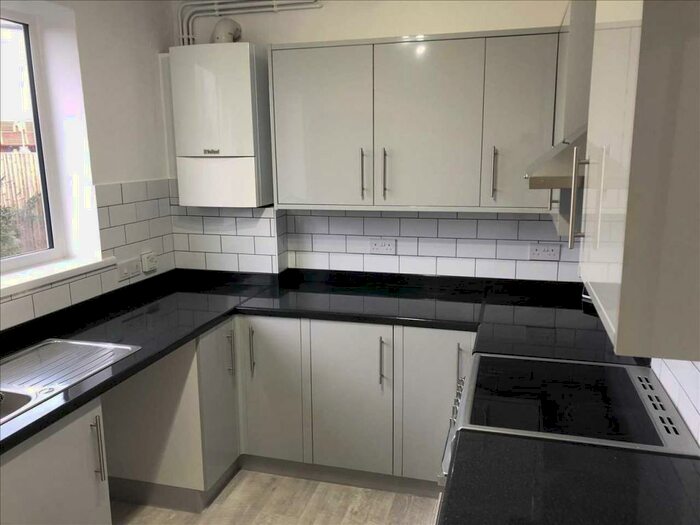 2 Bedroom Maisonette To Rent In Edgefield Close, Dartford, DA1