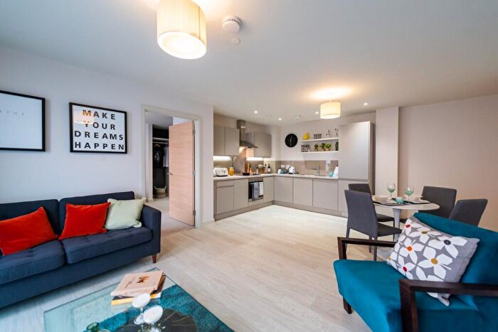 3 Bedroom Apartment To Rent In The Trilogy, Manchester, M15