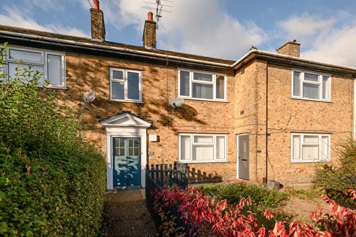 2 Bedroom Flat For Sale In Sandycombe Road, Kew, TW9
