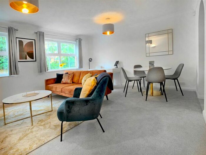 2 Bedroom Property To Rent In Leicester, Bracknell, RG12