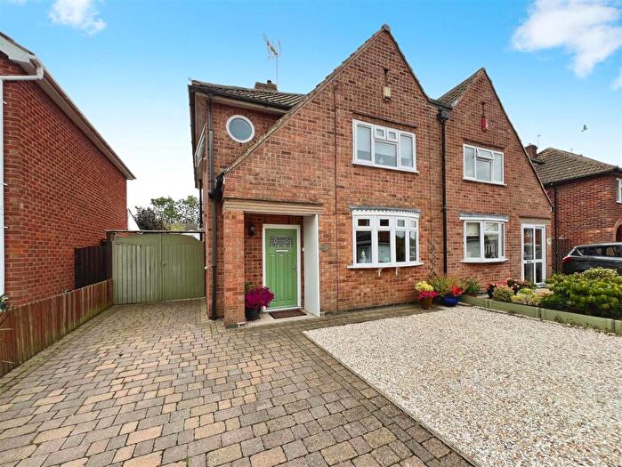 4 Bedroom Semi-Detached House For Sale In Cedar Road, Blaby, Leicester, LE8