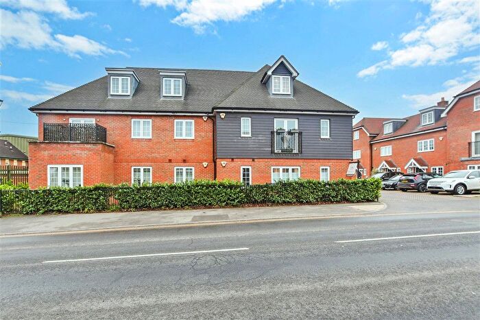 1 Bedroom Flat For Sale In William Way, Godstone, Surrey, RH9