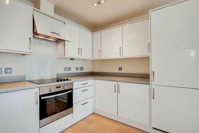 2 Bedroom Flat To Rent In Macaulay Road, London, SW4