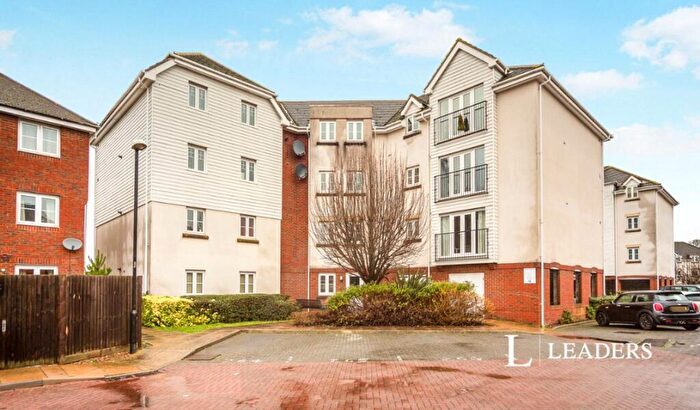 2 Bedroom Flat To Rent In Ingram Close, Larkfield, Aylesford, ME20