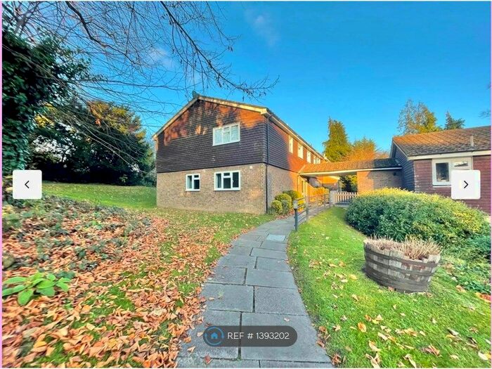 1 Bedroom Maisonette To Rent In Woodfield Road, Radlett, WD7