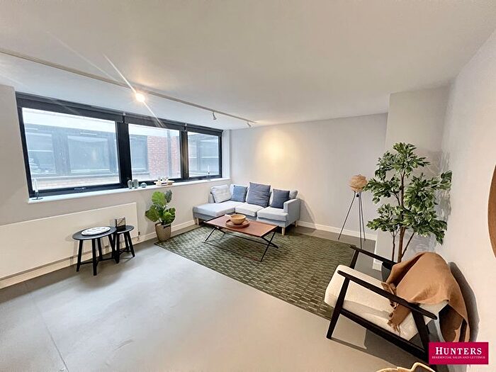 1 Bedroom Flat For Sale In High Road, London, N12