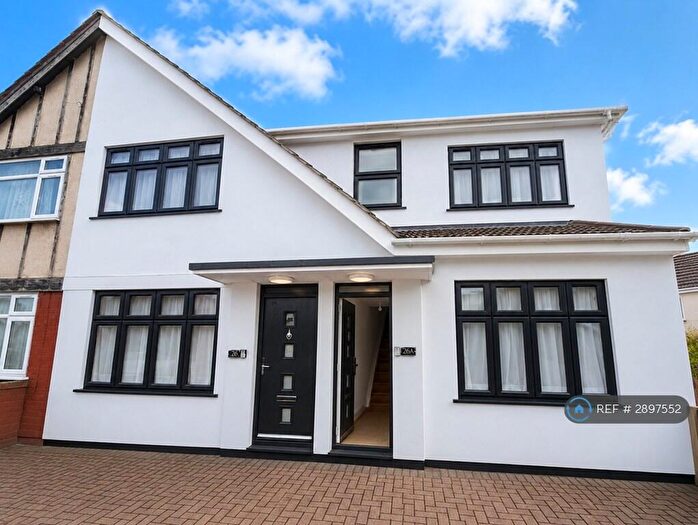 4 Bedroom Flat To Rent In Charlton Road, Harrow, HA3