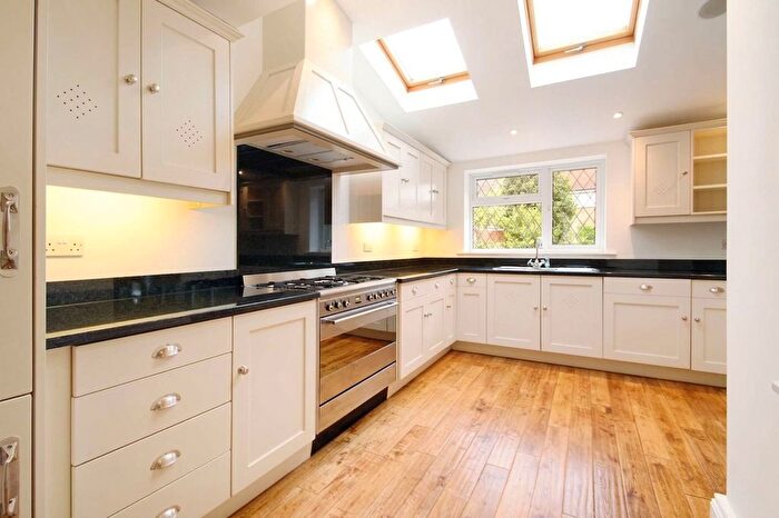 3 Bedroom Detached House To Rent In Belmont Road, Uxbridge, UB8
