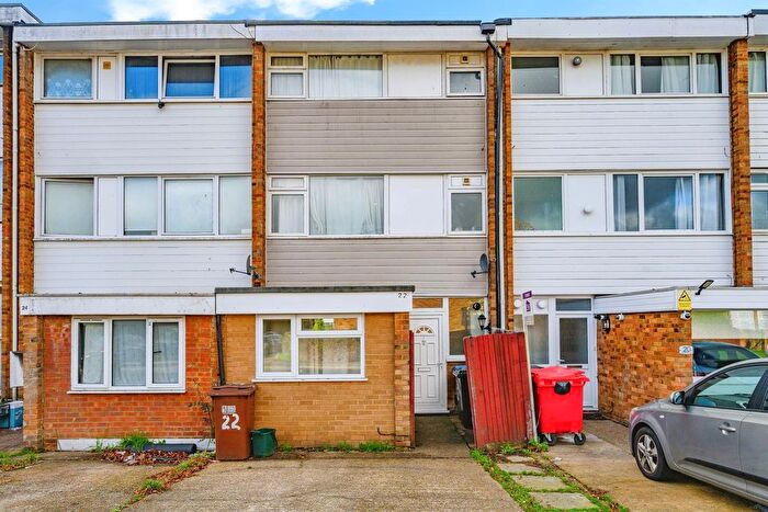 4 Bedroom Property For Sale In Wood Close, Hatfield, AL10