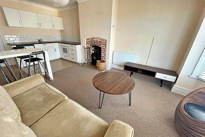 3 Bedroom Flat To Rent In Swanage, BH19