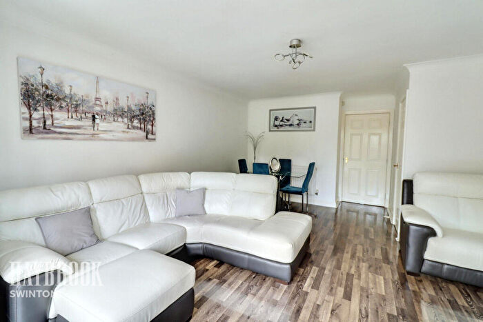 3 Bedroom Semi Detached House For Sale In Springwood Grove, Rotherham, S63