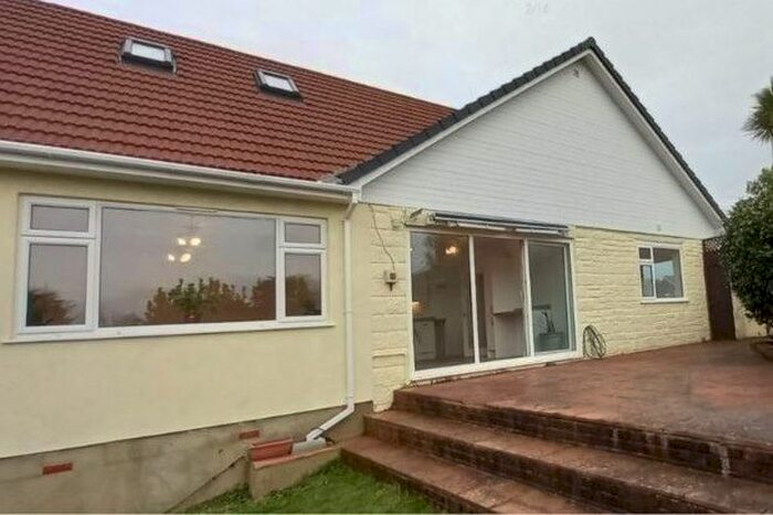 3 Bedroom Property To Rent In Strathwell Crescent, Ventnor PO38