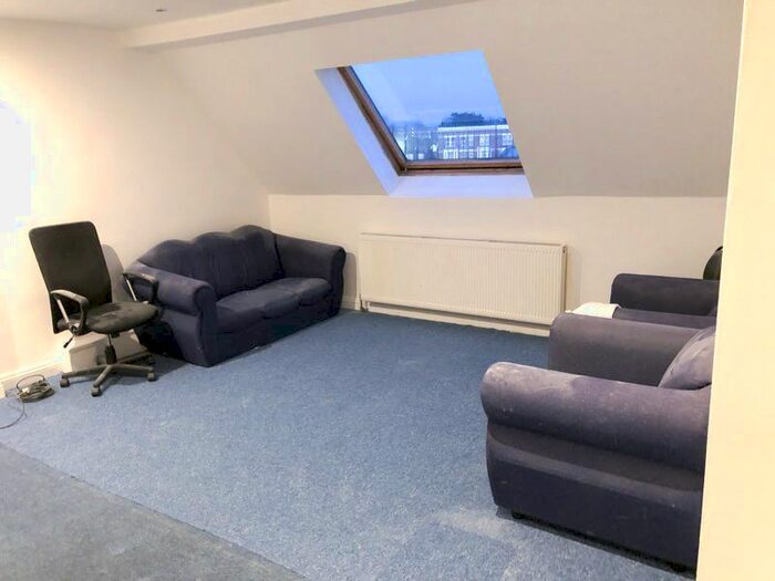 3 Bedroom Flat To Rent In - Harlesden High Street, London, NW10