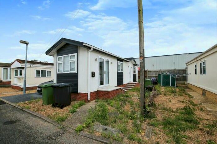 2 Bedroom Park Home For Sale In Fengate Mobile Home Park, Peterborough, PE1