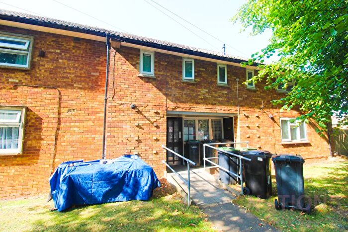 1 Bedroom Flat To Rent In Lyneham Road, Luton, LU2