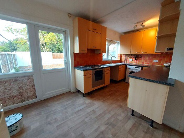 3 Bedroom End Of Terrace House To Rent In Kelly Way, RM6