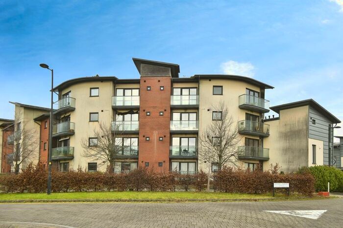 2 Bedroom Flat To Rent In Allen Close, Swindon, SN3