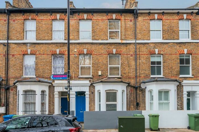 2 Bedroom Flat To Rent In Brook Drive London, SE11