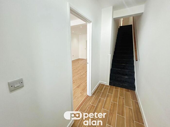 4 Bedroom House To Rent In Herne Street, Neath, SA11