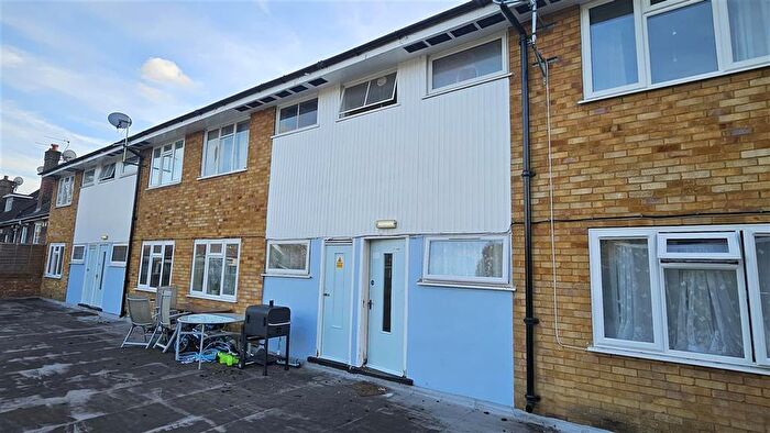 1 Bedroom Flat For Sale In Kingston Road, Epsom, KT19