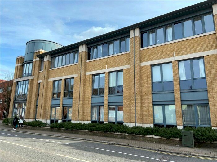 1 Bedroom Flat To Rent In London Road, Staines-Upon-Thames, Surrey, TW18