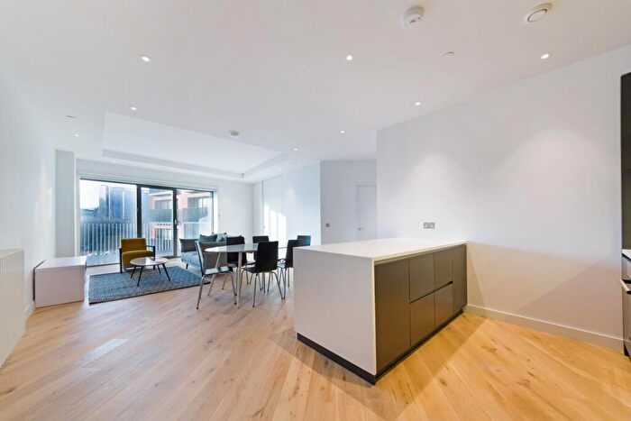 3 Bedroom Apartment To Rent In Hercules House, London City Island, London, E14