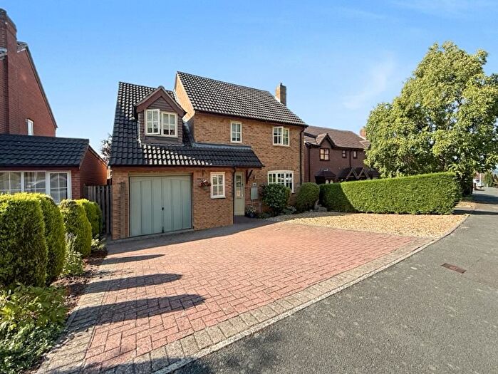 5 Bedroom Detached House For Sale In Derwent Road, Burton-On-Trent, DE15