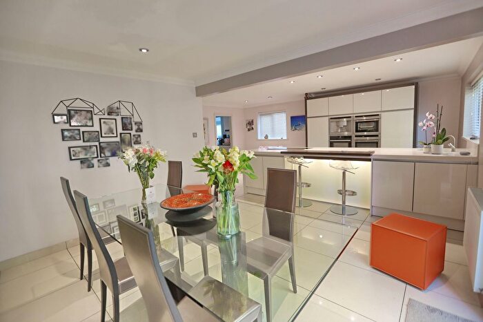 4 Bedroom Detached House For Sale In Ash Grove, Prestwich, M25