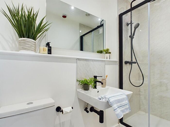 8 Bedroom Flat To Rent In Monks Road, Lincoln, LN2