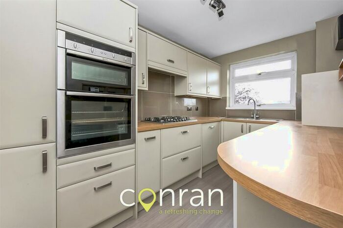 2 Bedroom Apartment To Rent In Burnt Ash Hill, Lee, SE12