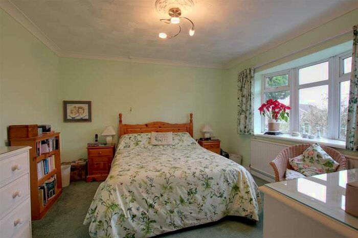 2 Bedroom Detached Bungalow For Sale In Station Road, Willoughby, LN13