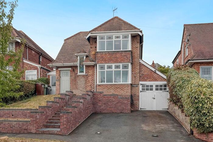 3 Bedroom Detached House For Sale In Reservoir Road, Cofton Hackett, B45