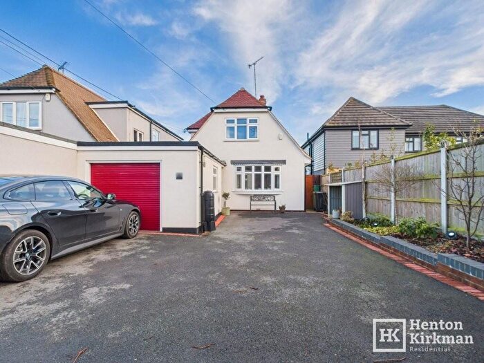 3 Bedroom Detached House For Sale In Stock Road, Billericay, Essex, CM12