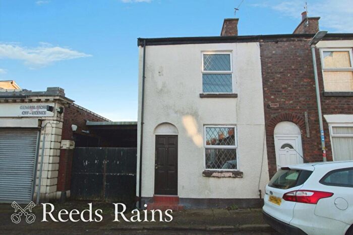 2 Bedroom End Of Terrace House To Rent In John Street, Macclesfield, Cheshire, SK11