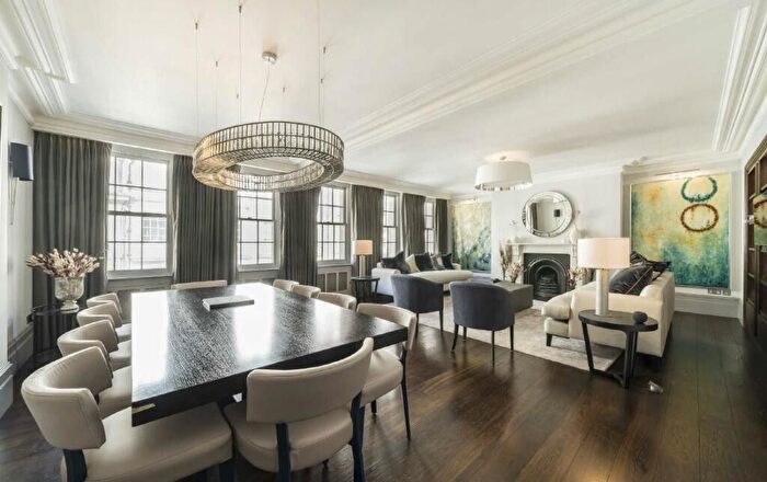 2 Bedroom Flat To Rent In Upper Brook Street, Mayfair, W1K