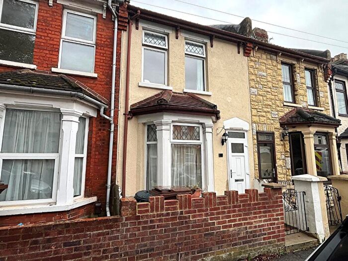 3 Bedroom Terraced House For Sale In Cecil Avenue, Strood, Rochester, ME2