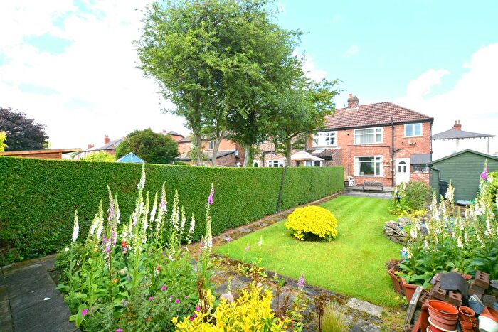 3 Bedroom Semi-Detached House For Sale In Town Lane, Denton, Manchester, M34
