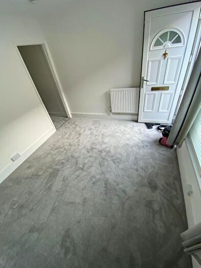 2 Bedroom Terraced House To Rent In Little Street, Reading, Berkshire, RG1