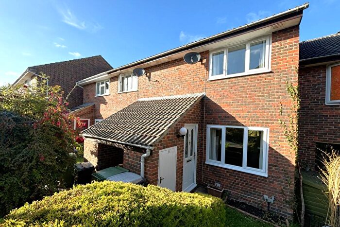 2 Bedroom Terraced House To Rent In Badger Farm, SO22