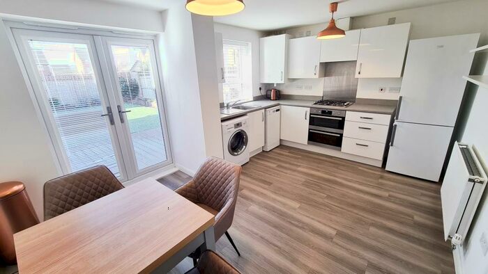 3 Bedroom House To Rent In Rovers Way, Belle Vue, DN4