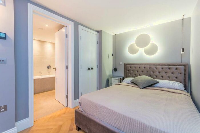 2 Bedroom Flat To Rent In Gloucester Place, Marylebone, London, NW1