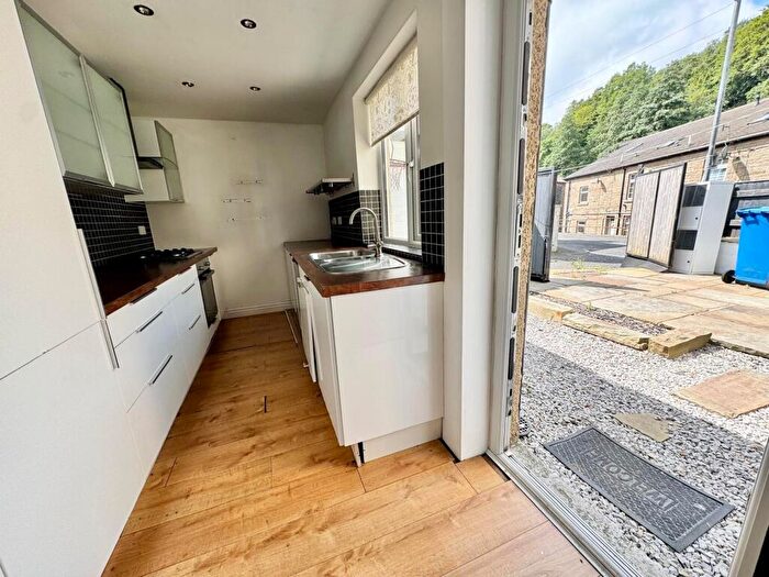 2 Bedroom End Of Terrace House For Sale In East Street, Rawtenstall, Rossendale, Lancashire, BB4