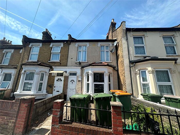 2 Bedroom Flat To Rent In Shrewsbury Road, Forest Gate, London, E7