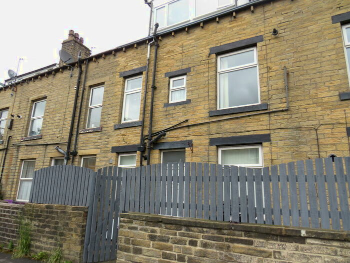 3 Bedroom House To Rent In Burleigh Street, Halifax, HX1