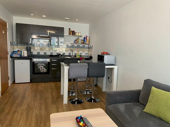 2 Bedroom Apartment To Rent In Isambard Brunel Road, Portsmouth, PO1