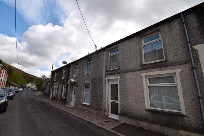 2 Bedroom Flat To Rent In Blaenllechau, Ferndale, CF43