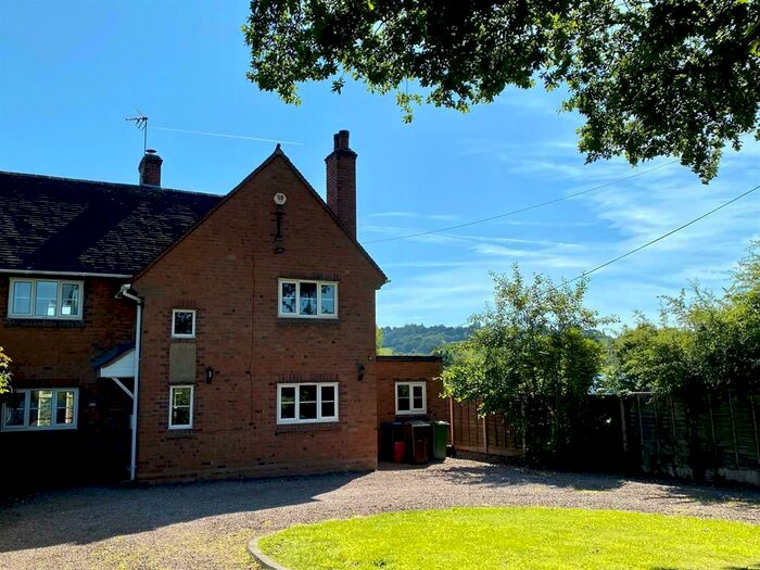 3 Bedroom Semi-Detached House To Rent In Redditch Road, Alvechurch, Birmingham, B48